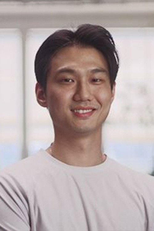 GeunWoo Kal as Guard 2