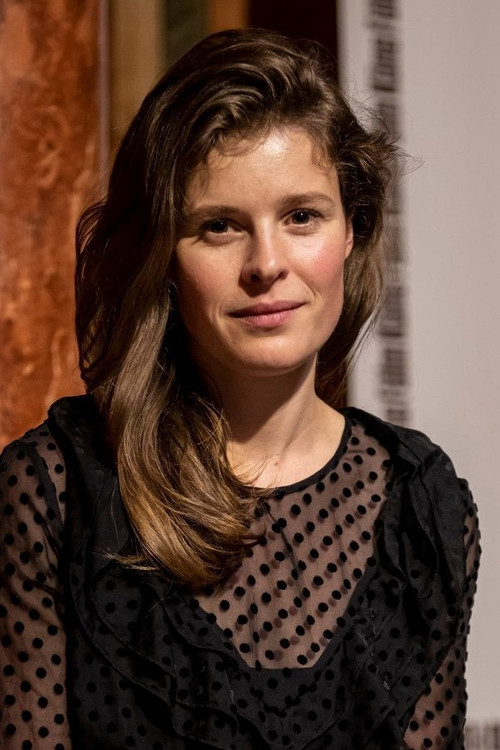 Luzie Loose as Nymphe