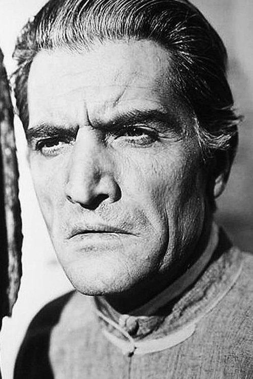 Pedro Regas as Presidente Juan Padua