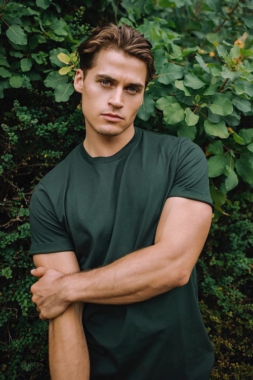 Marek Lichtenberg as Pilot / Sergeant