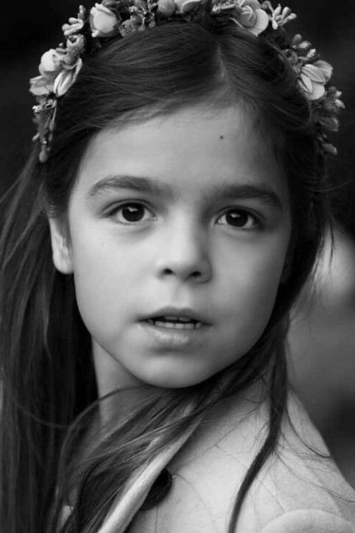 Kateryna Kozlova as Katia Shydlovska