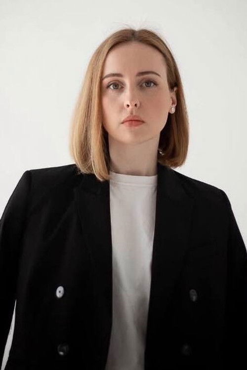 Kateryna Kabakova as Muse