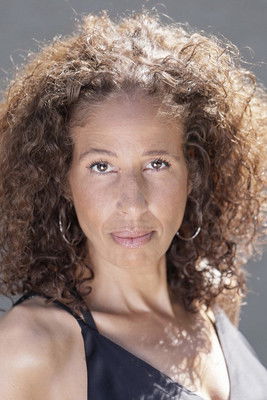 Mia Golden as Khaliah Aunt