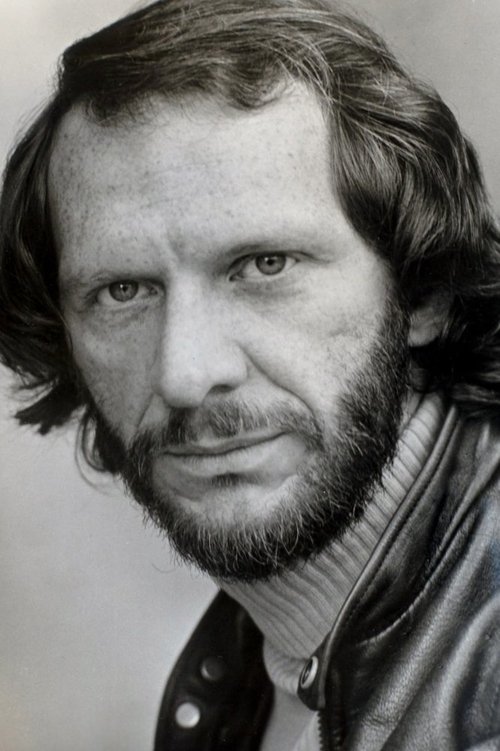 Seth Allen as Oscar Loop