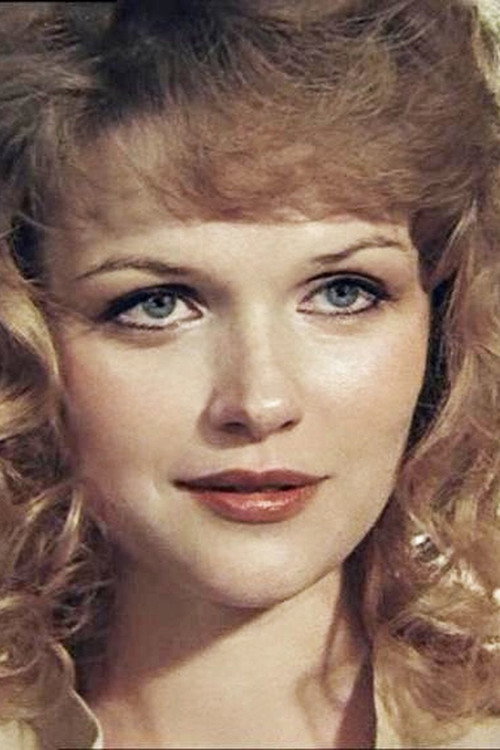 Aleksandra Yakovleva-Aasmyae as Саша, певица из Ялты (в титрах Яковлева-Иванес)