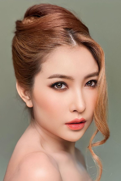 Purimprud Chaiyakham as Dokmai