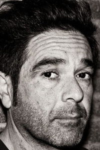 Kevin Pinassi as Clyde Harris