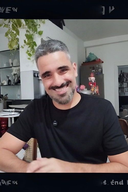 Luiz Menezes as Ruan