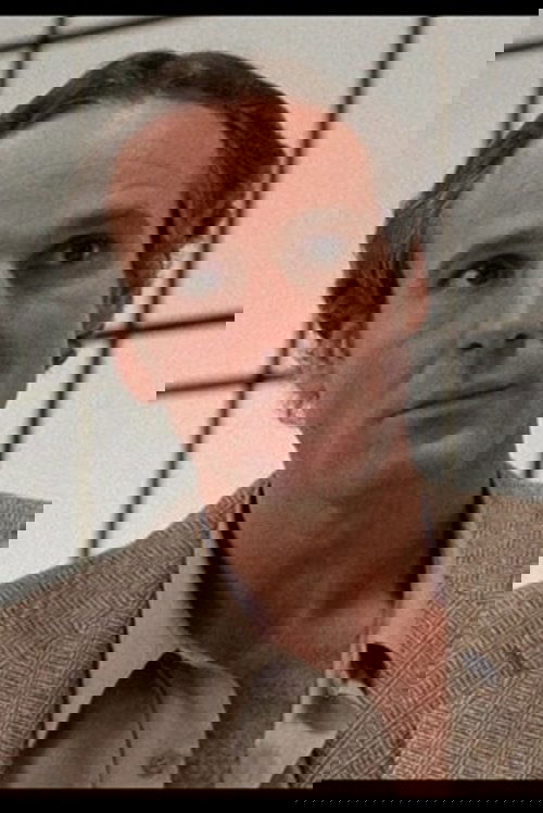 Ian Hunter as Duncan Jax