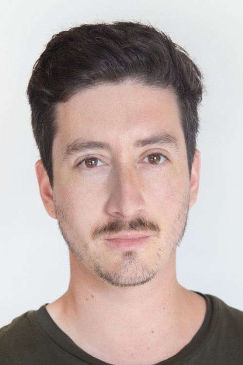 Daniel Leyton as Enzo