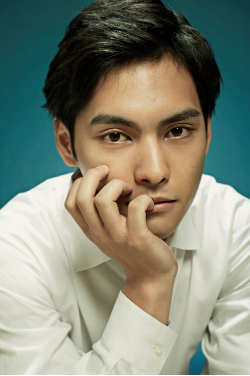 Yuya Yagira as Akira