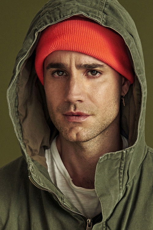 Ignacio Garmendia as Mateo Santa Cruz