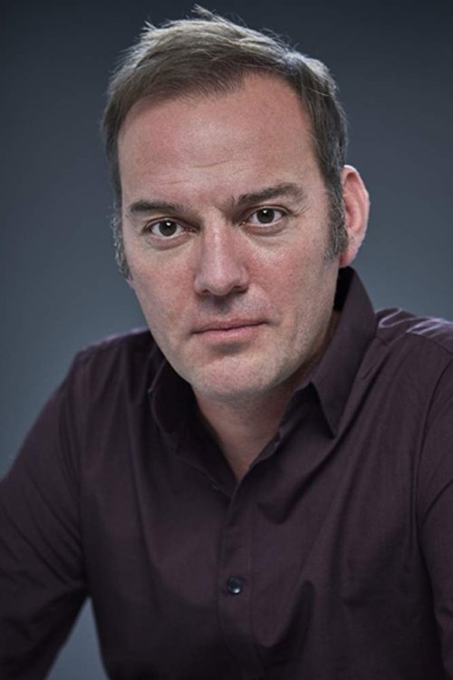 Laurence Saunders as Judge Ed