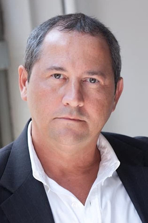 Eddie Valdés as Horacio