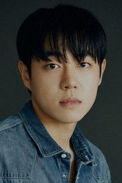 Jeon Bong-seok as police officer