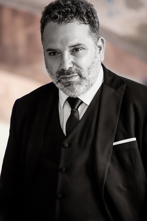 Enzo Paci as Alex (Amico Max)