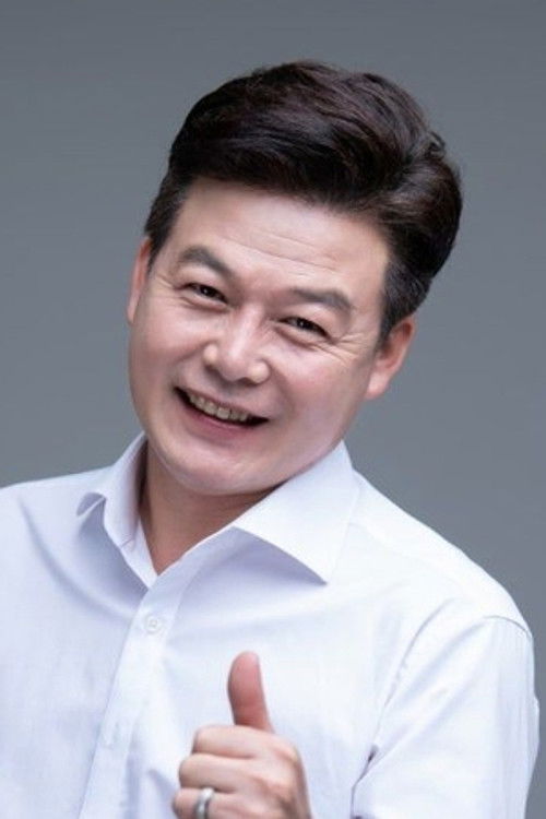 Lee Jung-sung as Internist