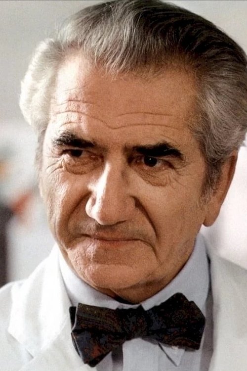 Daniel Gélin as Louis Bernard