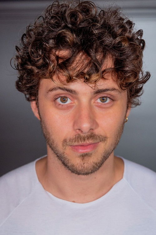 Caio Macedo as Ricky