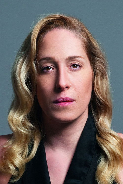 Kora Karvouni as Queen bee (Narrator)