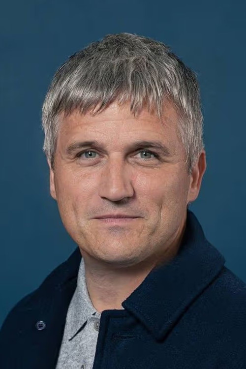 William Ash as Simon