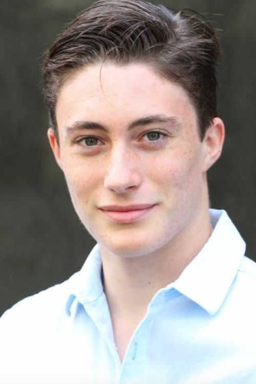 Benen Weir as Jake Davis