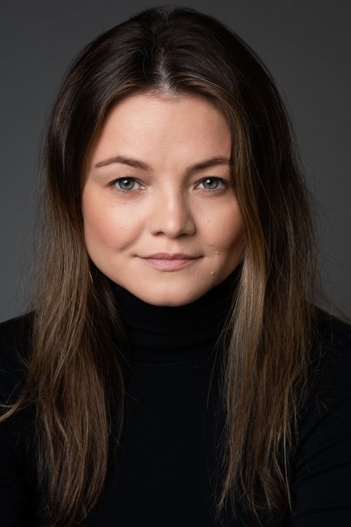 Siret Tuula as Miss Mills