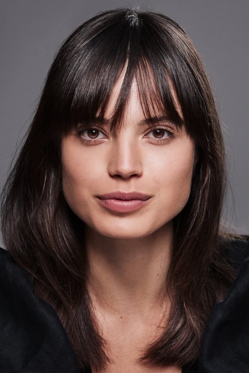 Samantha Allsop as Laurelyn Prescott