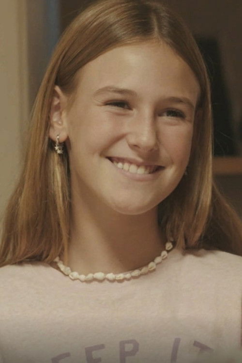 Agustina Vivone as Emily