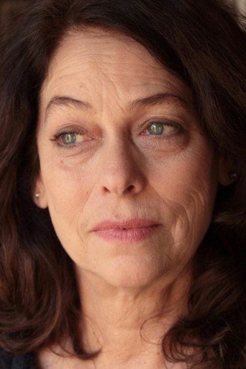 Souraya Baghdadi as Salwa