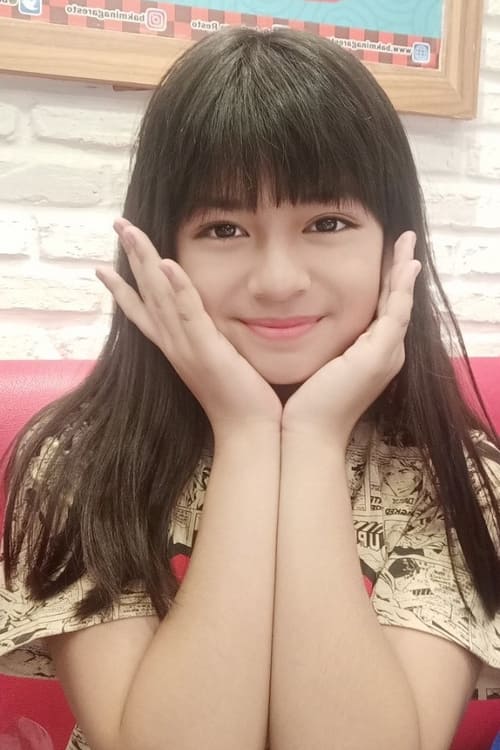 Raya Adena Syah as Mira Kecil