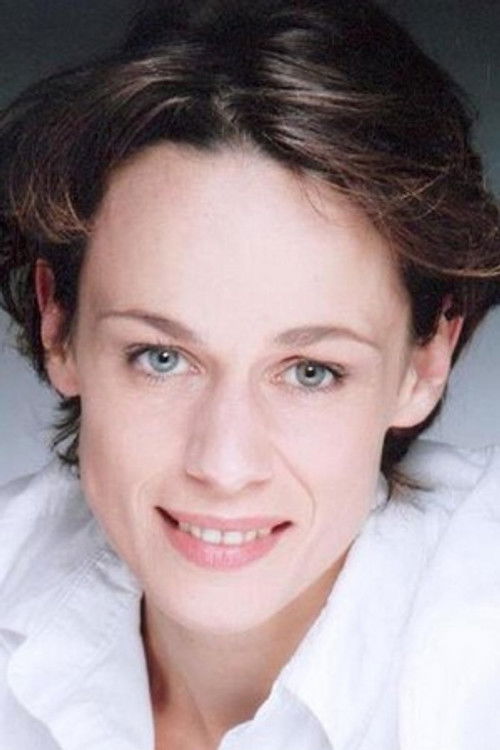 Lise Payen as Sandra