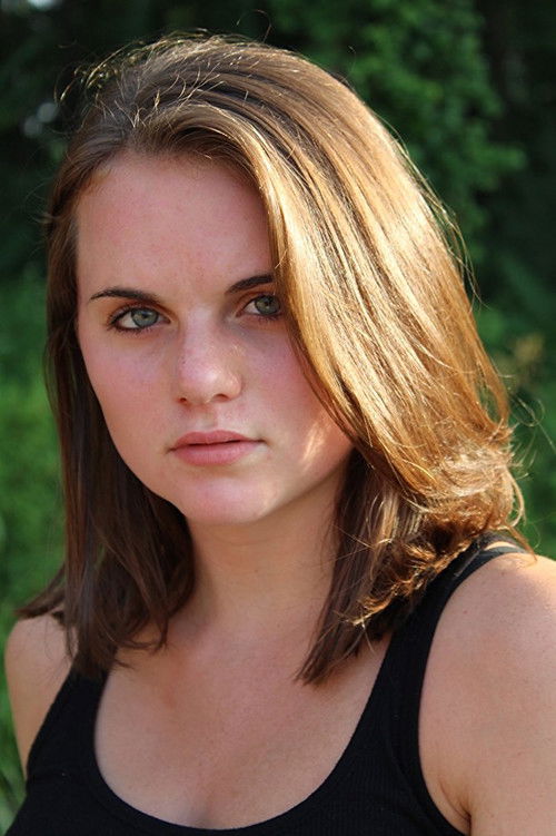 Madison Lee Brown as Lizzie