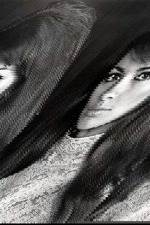 Astrid Heeren as Danielle