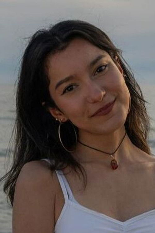 Fatima Yigen as Yasmin