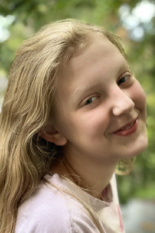 Cailyn Edmondson as Millie Richards