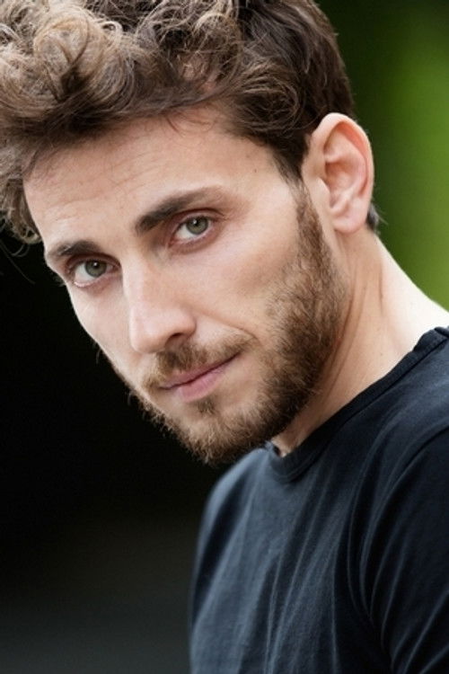 Luca Paniconi as Enzo