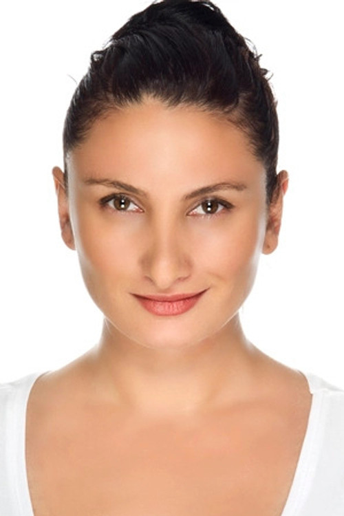 Bihter Altay as Eftelya