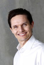 Björgvin Franz Gíslason as News Reporter