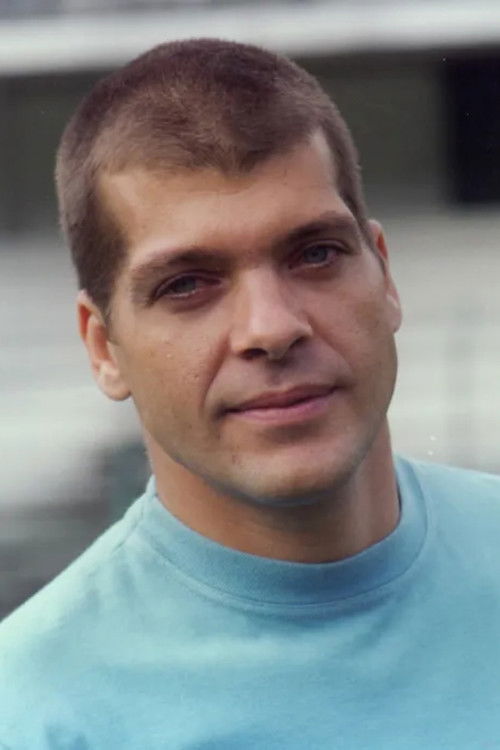 Roberto Bataglin as Betinho