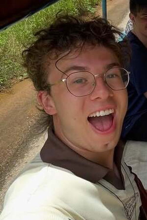 Cédric Vanbecelaere as Self