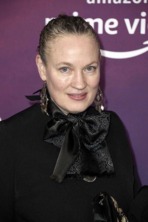 Sarah Edwards as Carissa