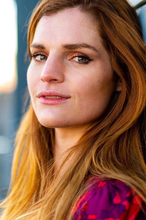 Kathryn Schott as Taylor Glendal