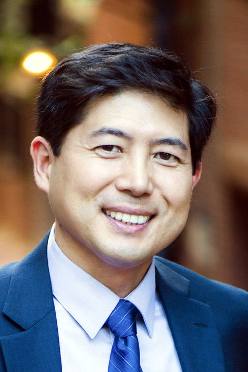 Lino Tanaka as Delivery Man