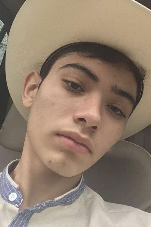 Alexandro Garcéz as Pantheon boy