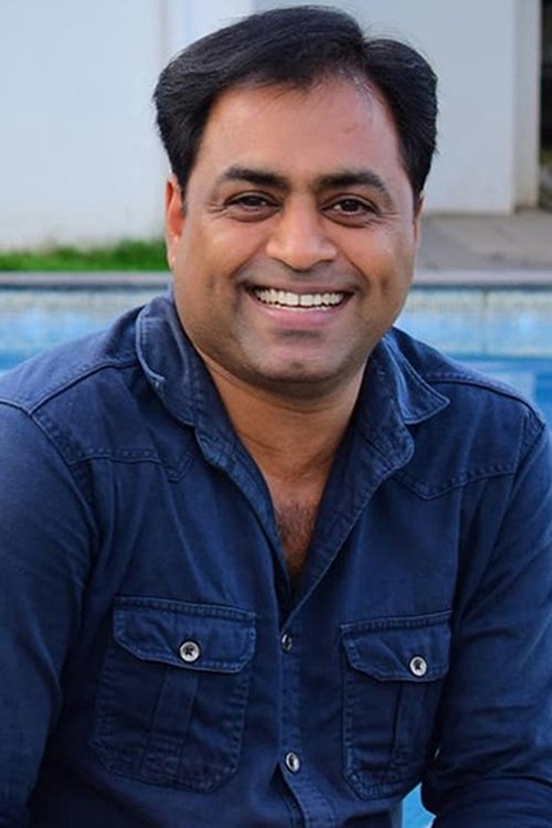 Sudheer Paravoor as Vijesh Nair