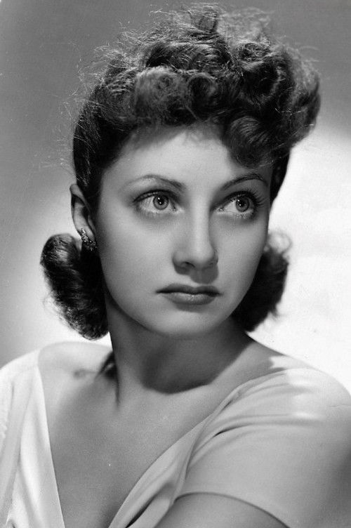 Diana Lewis as Nydia