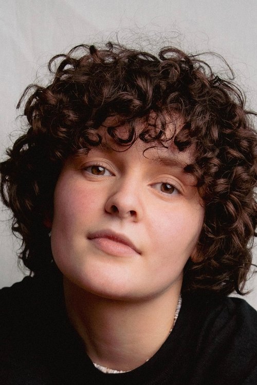 Teo Vergara as Laura