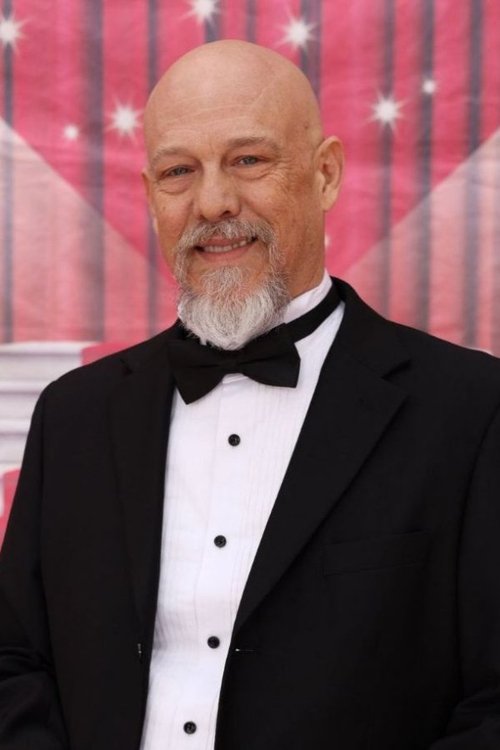 Klark McIntyre as Bobby Lee