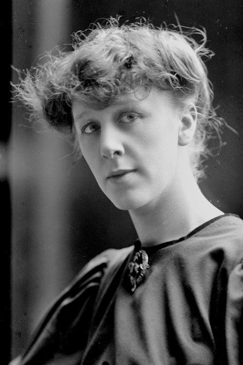 Manda Björling as Von Stapelmohr, Anne-Charlotte's mother